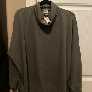 VS Loose Turtle Neck